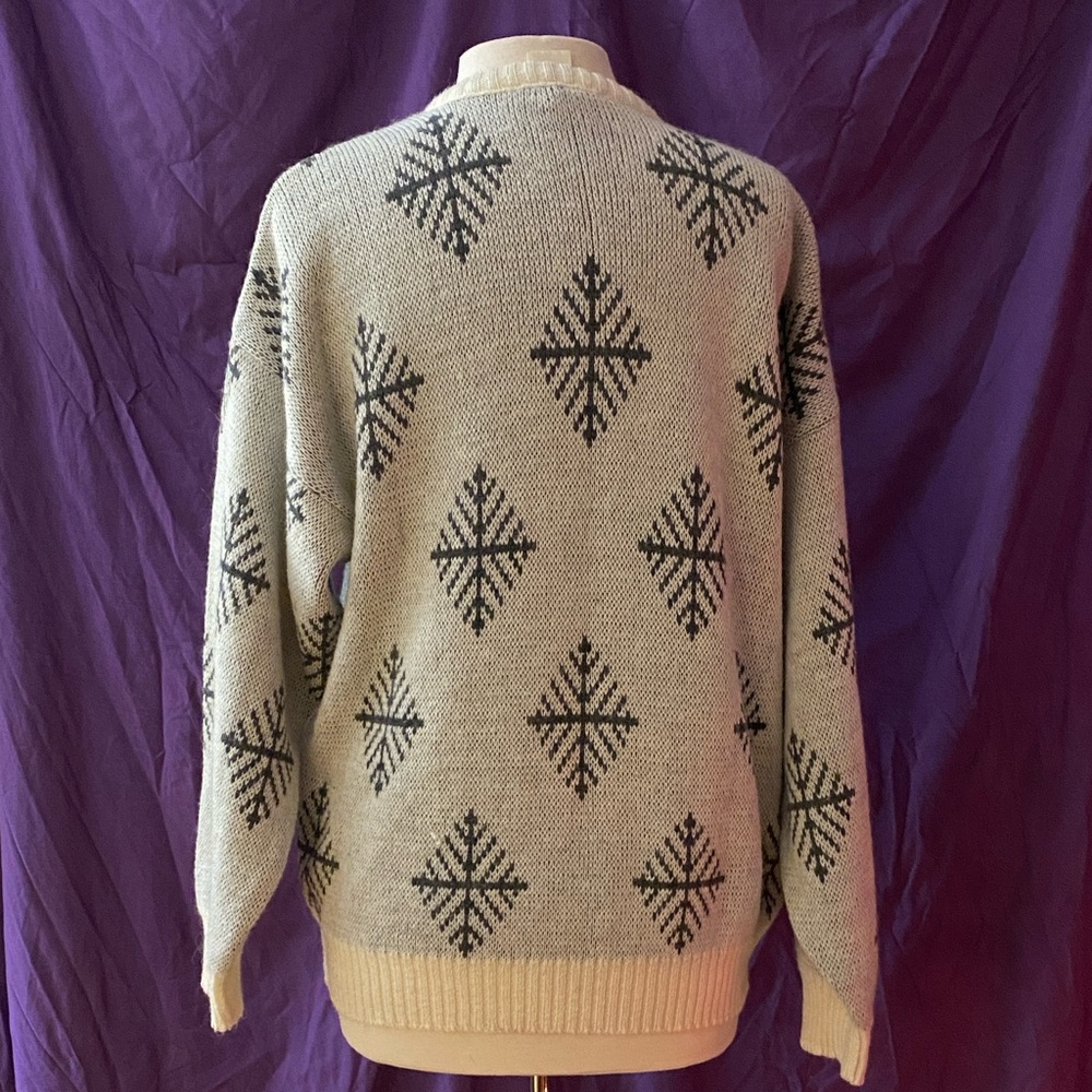 Vintage 90s Eskimo Snowflakes Ugly Christmas Wool Sweater by Silvano. Size L. - Picture 4 of 5